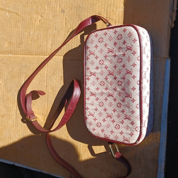 purse - Picture 2 of 2